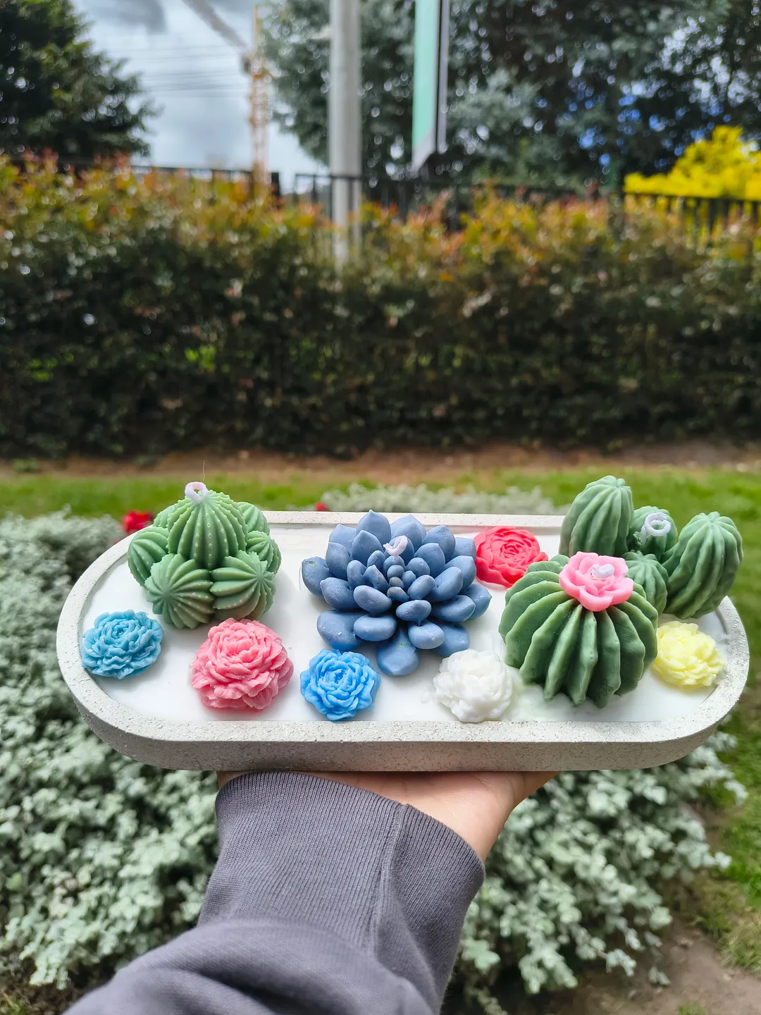 Vela Decorativa Rincón Botánico en Base de Concreto