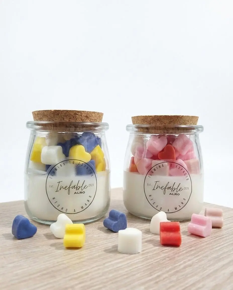 Vela Aromática Decorada con Corazones y Tapa de Corcho